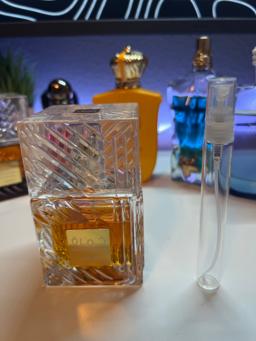 Lattafa Khamrah Perfumes Decant thumbnail 3