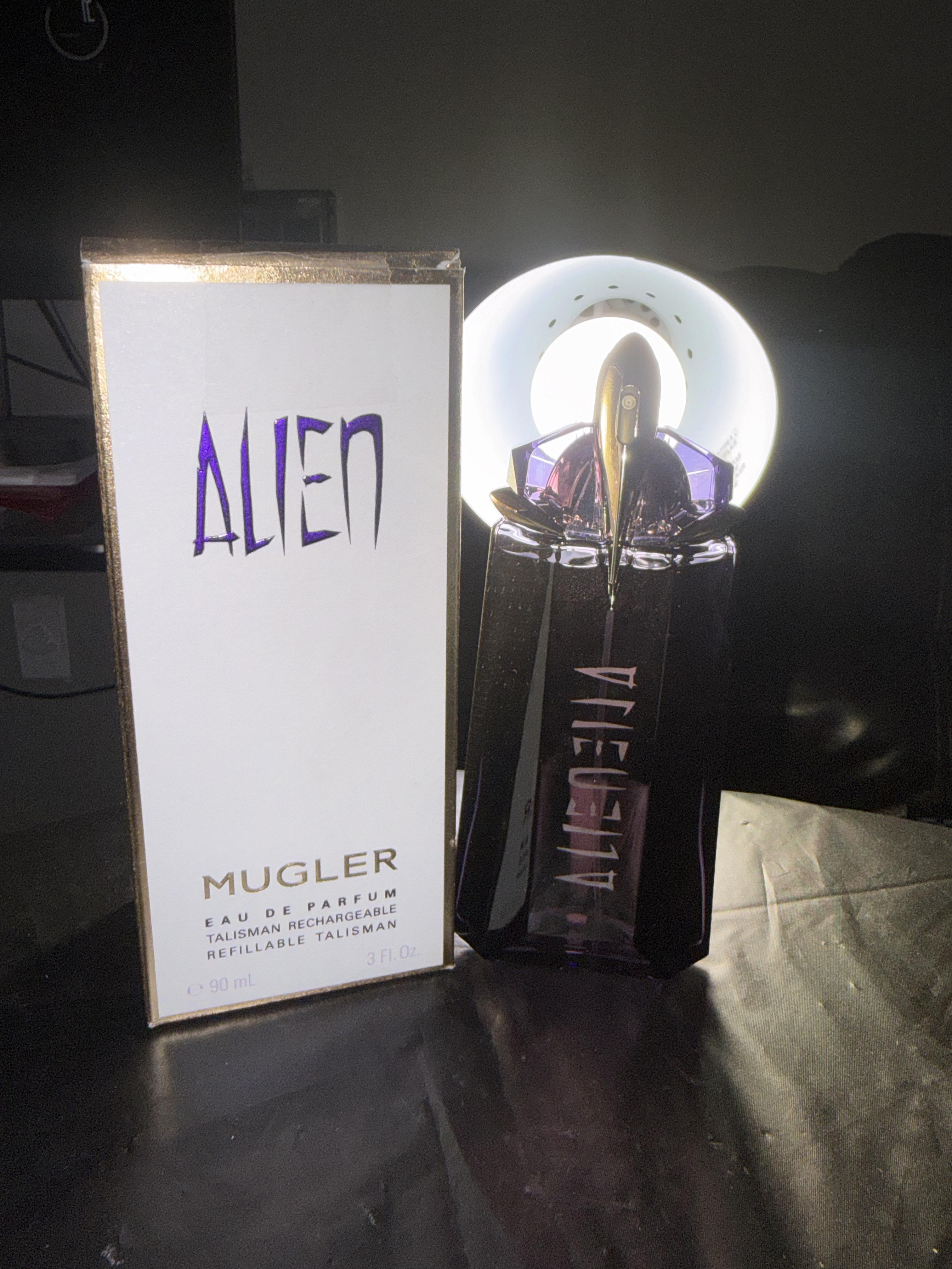 Mugler Alien Eau de Toilette Pre Owned With Packaging