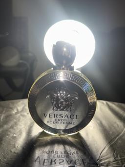 Versace Eros Pour Femme Eau de Toilette Preowned With Packaging thumbnail 1