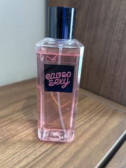 Victoria's Secret Eau so Sexy body spray Preowned With Packaging thumbnail 1