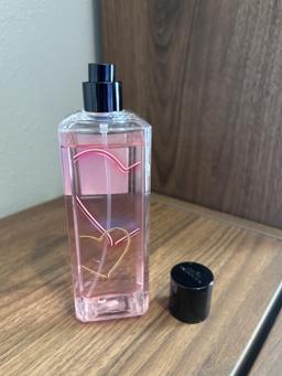 Victoria's Secret Eau so Sexy body spray Preowned With Packaging thumbnail 3