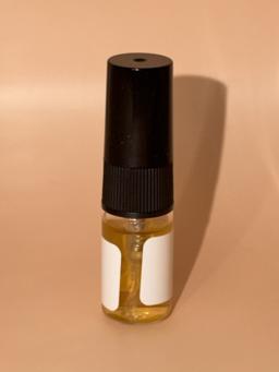 Guerlain Cuir Béluga Decant thumbnail 2