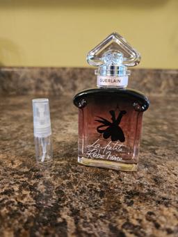 Guerlain La Petite Robe Rose Noire Decant thumbnail 1