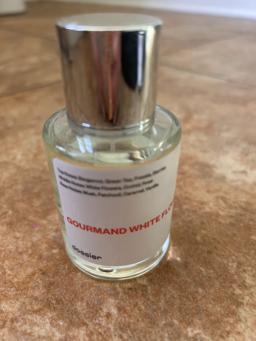 Dossier Gourmand White Flowers Preowned Without Packaging thumbnail 1