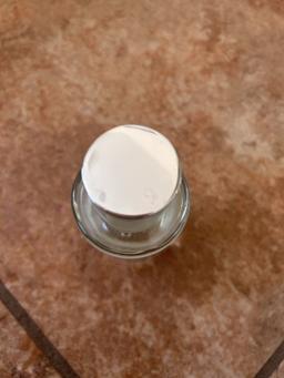 Dossier Gourmand White Flowers Preowned Without Packaging thumbnail 4